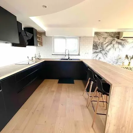 Magnifique De 180m2 アパート